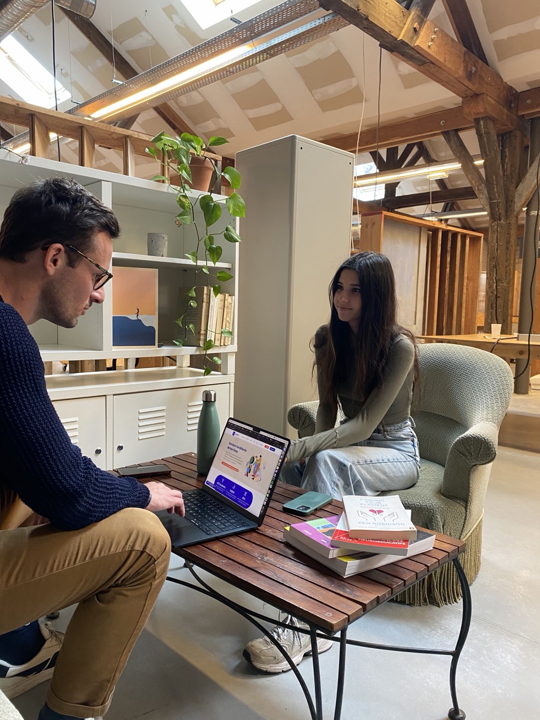Charles en session avec une élève accompagnée par Proxxie